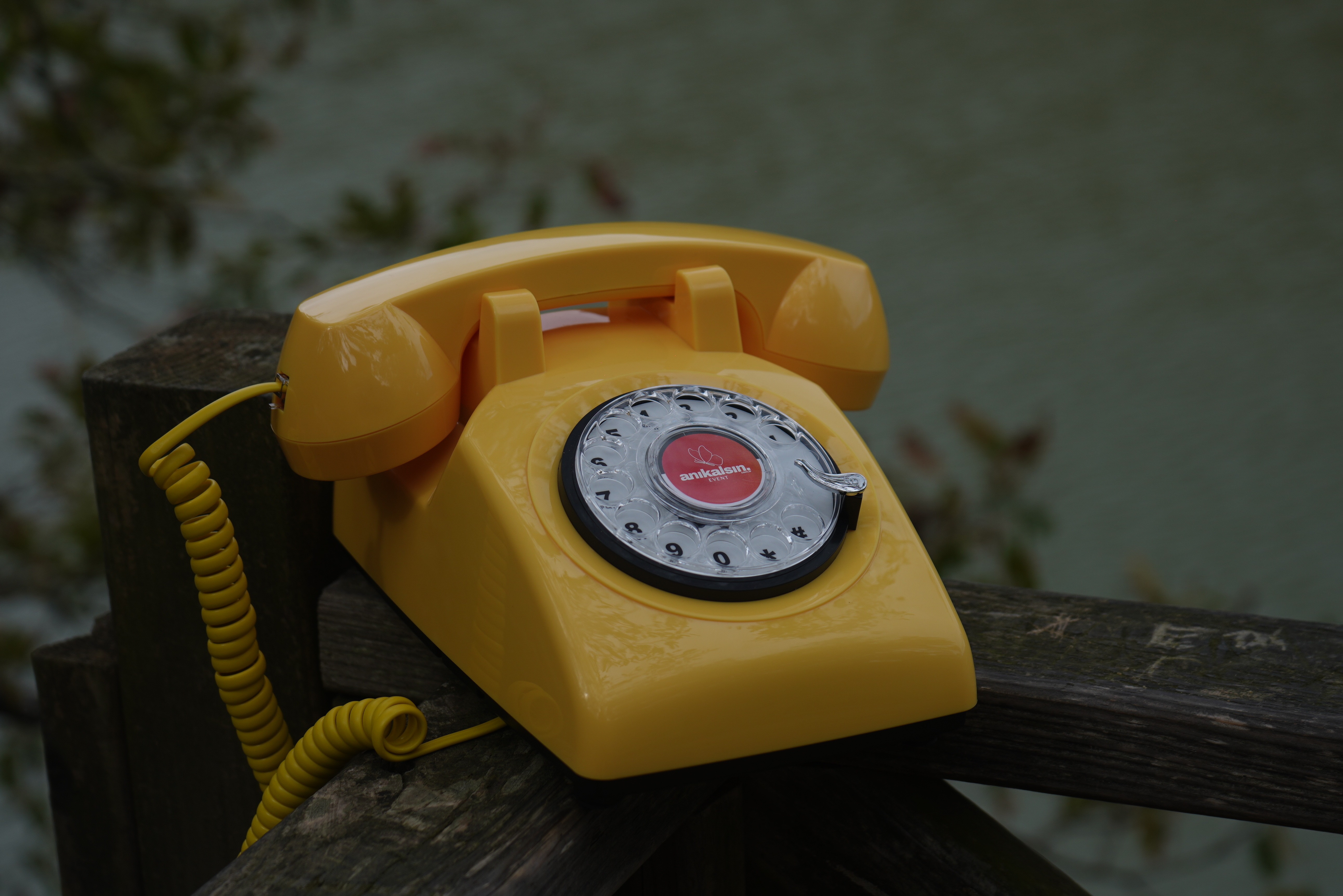Anı Kalsın sarı retro telefon